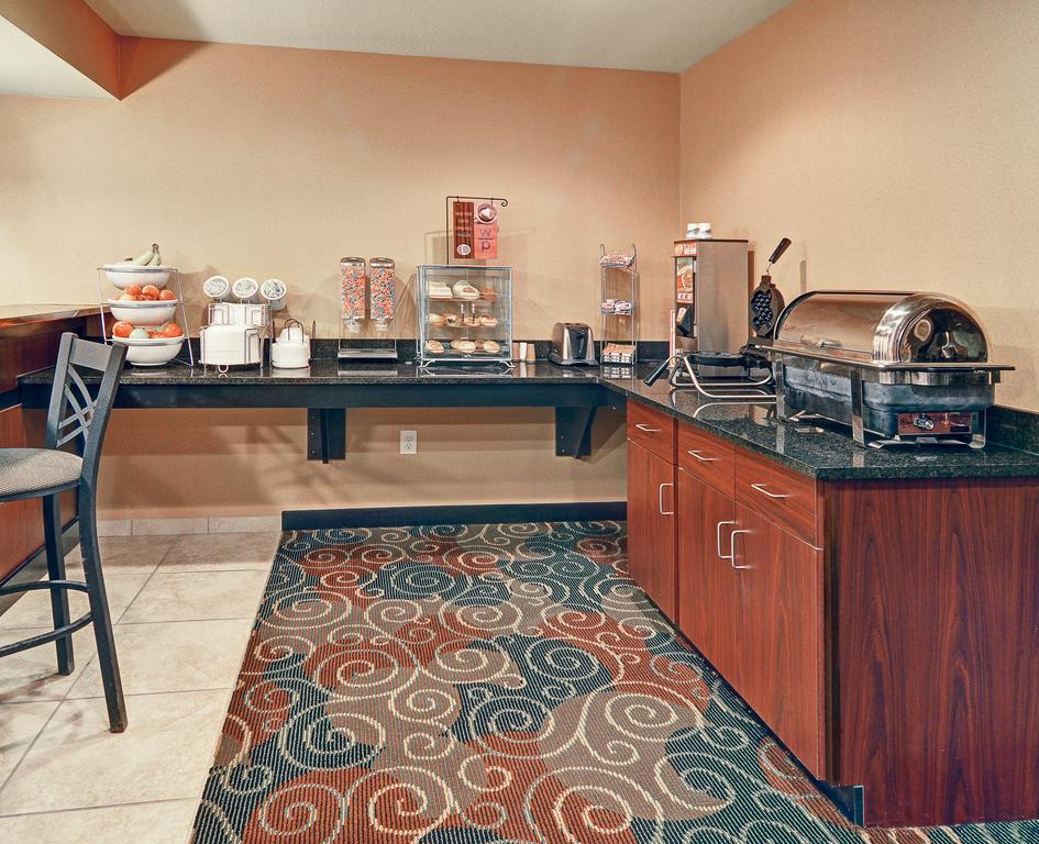 Cobblestone Inn & Suites - Big Lake ภายนอก รูปภาพ